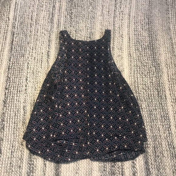 2/$15 HOLLISTER Floral Flowy Tank Size XS - Picture 3 of 5